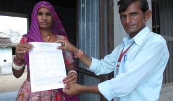 Gavri Devi receives her PPO through Soochna Seva