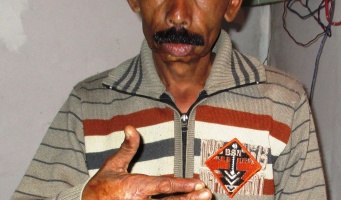 Raju finally applies for Aadhar Card at Soochna Seva Kendra.